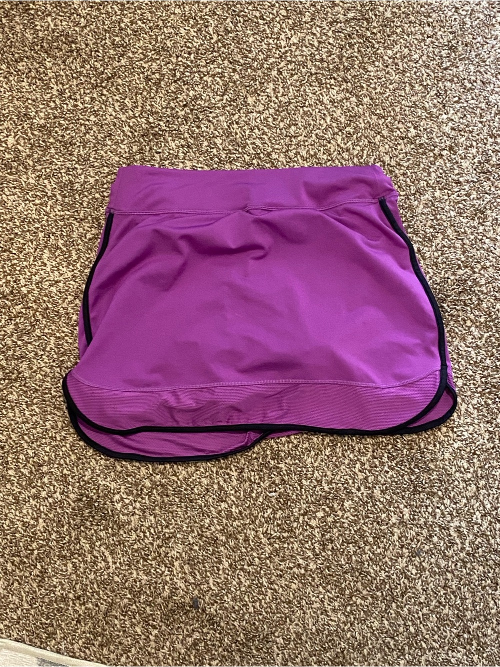 Women’s Athleta Skort in Magenta with Black Trim